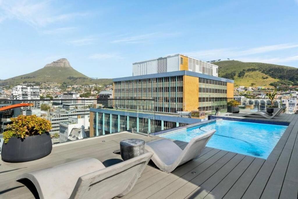 The Tokyo 1210 Heaven On Earth * Cape Town